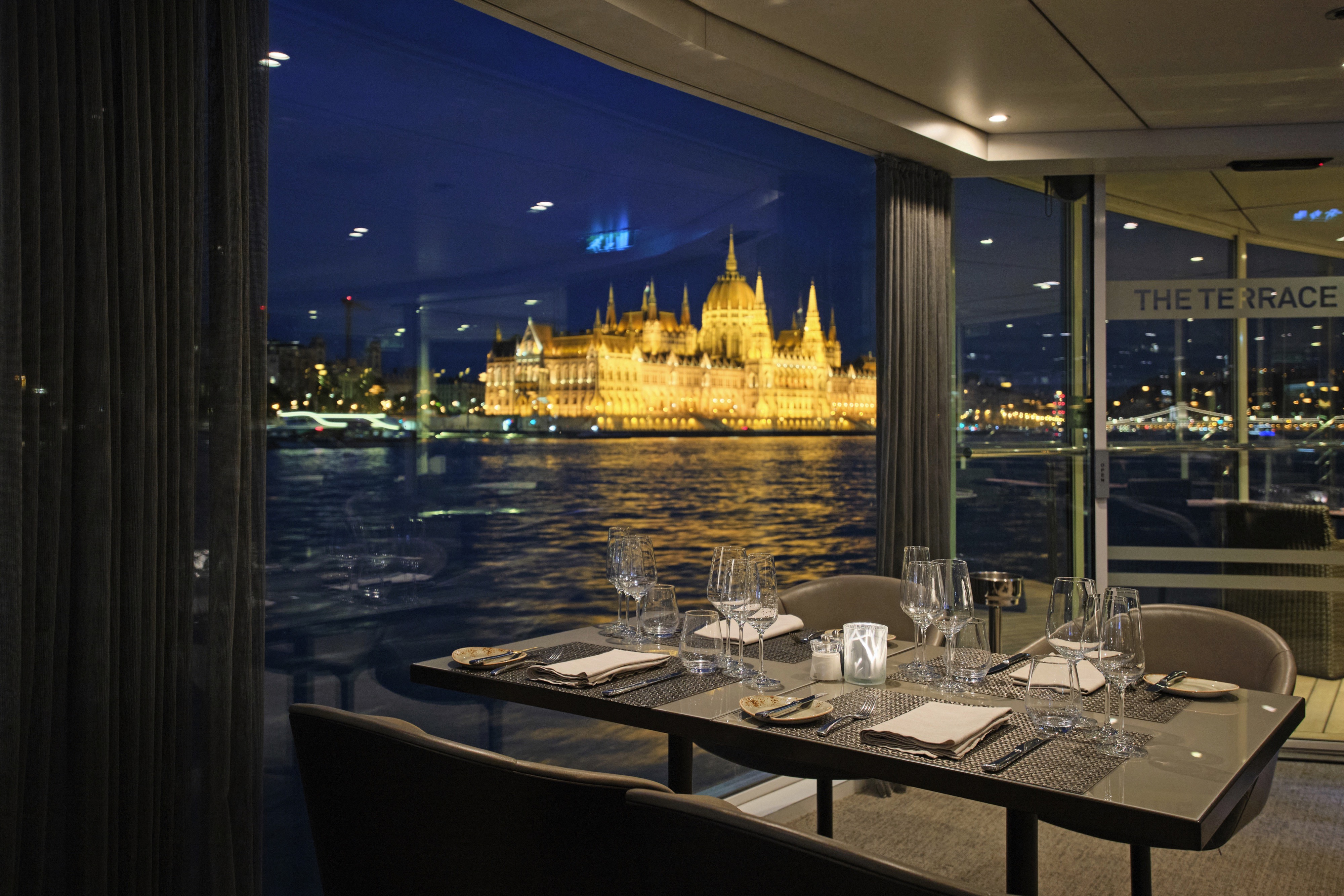 Scenic Amber, Portobellos Lounge ©Scenic, Mislav Mesek 1